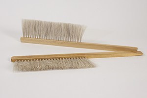 BEE BRUSH